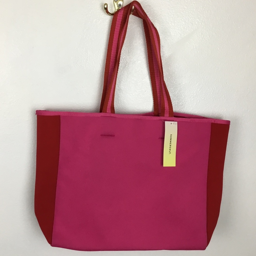 💜SALE💜NWT SUMMERSALT Neoprene Tote THE PERFECT BEACH TOTE Hibiscus / Lava Colors